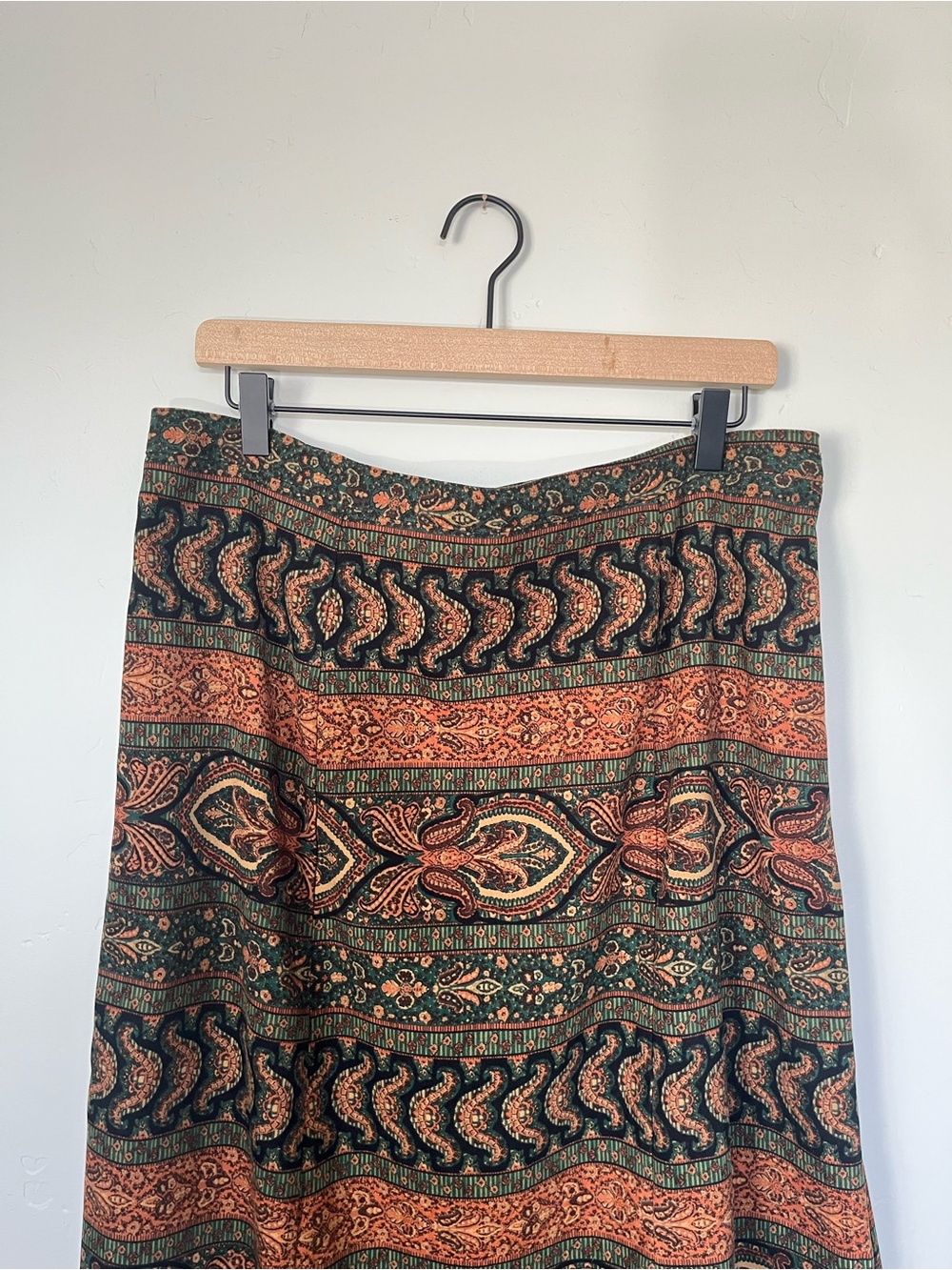 Notations | Vintage Women’s Earthy Patterned Maxi Skirt